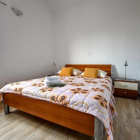 Apartments Joso Appartement *