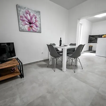 Apartments Joso Appartement *
