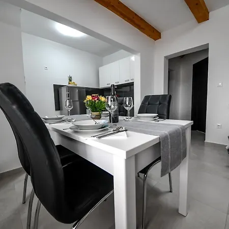 Apartments Joso Appartement *