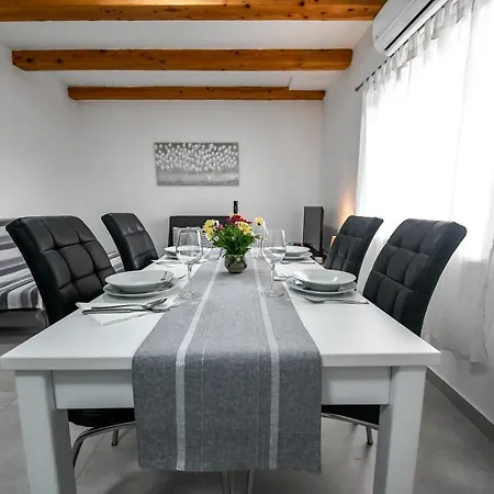 Apartments Joso Rtina